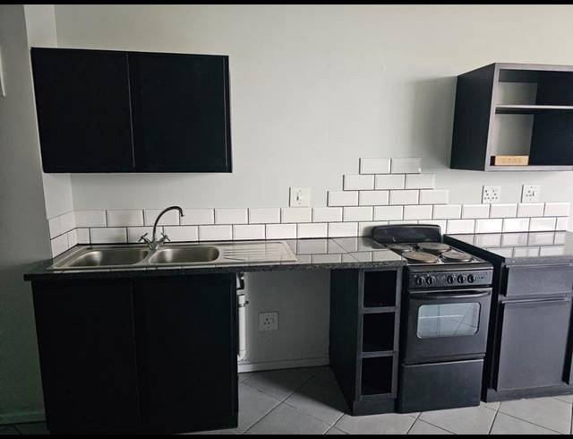 2 BEDROOM PROPERTY TO RENT IN FLORIDA